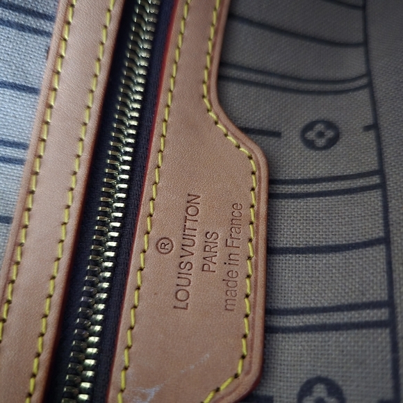 Authentic Louis Vuitton Monogram Neverfull tote - Picture 9 of 16